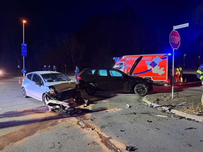 FW-EN: Verkehrsunfall auf Gevelsberger Straße