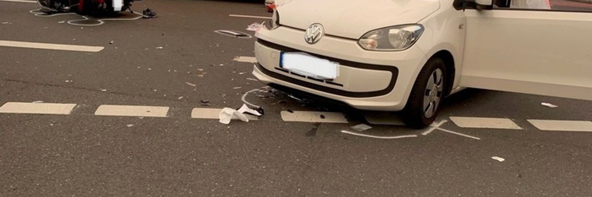 FW-Velbert: Verkehrsunfall am ZOB in Velbert-Mitte