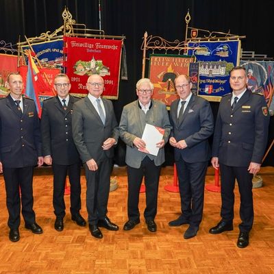 FW Paderborn: Zahlreiche Ehrungen bei der Jahreshauptversammlung der Gesamtwehr der Feuerwehr Paderborn
