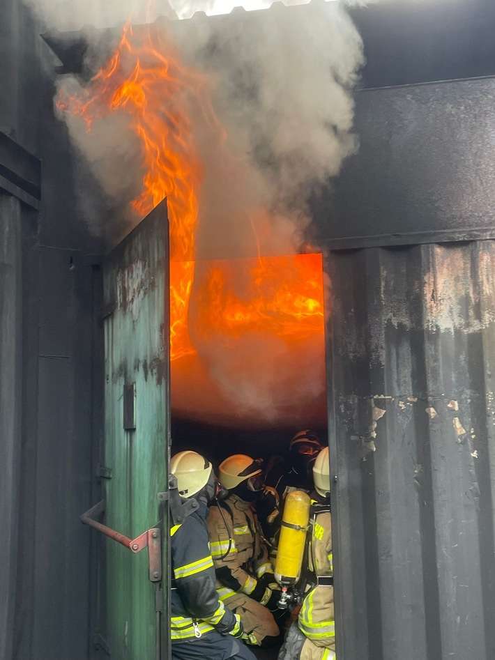Feuerwehr Kalkar: Zusätzliches Atemschutztraining für die Kalkarer Feuerwehr