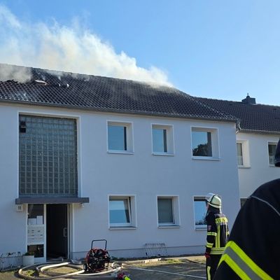 FW Celle: Dachstuhlbrand in Altencelle