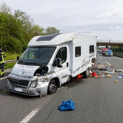 FW Porta Westfalica: 18.04.2026 - Schwerer Verkehrsunfall auf A2 - 2 Verletzte