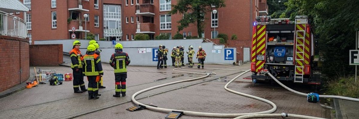 FW-ROW: Kellerbrand mit starker Rauchausbreitung in Rotenburg (Wümme)