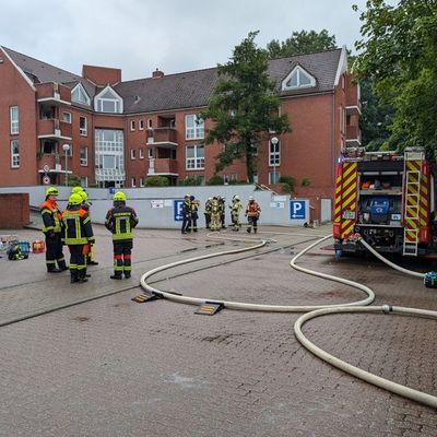 FW-ROW: Kellerbrand mit starker Rauchausbreitung in Rotenburg (Wümme)
