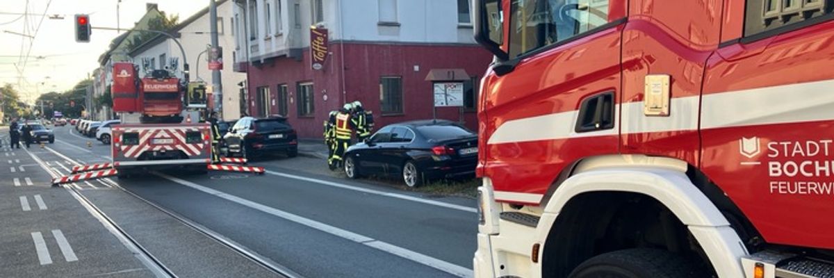FW-BO: Feuer mit gemeldetem Menschenleben in Gefahr in Bochum Höntrop