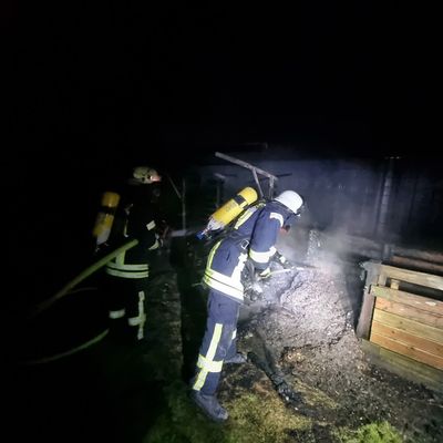FFW Bergen: Brennt Gartenhaus in Eversen.