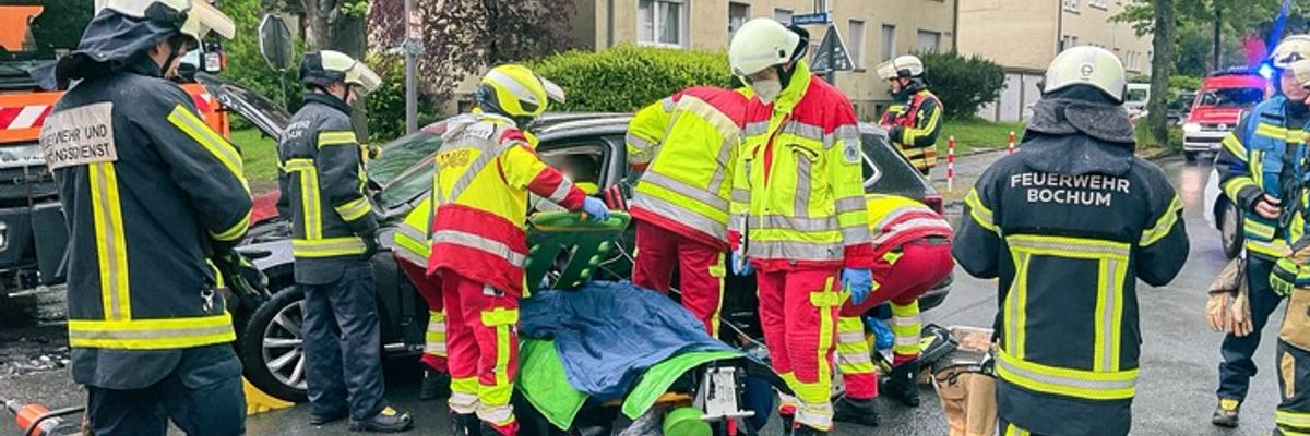 FW-BO: Verkehrsunfall mit eingeklemmter Person
