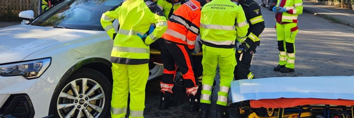 FW-M: Seitenkollision fordert zwei Verletzte (Großhadern)