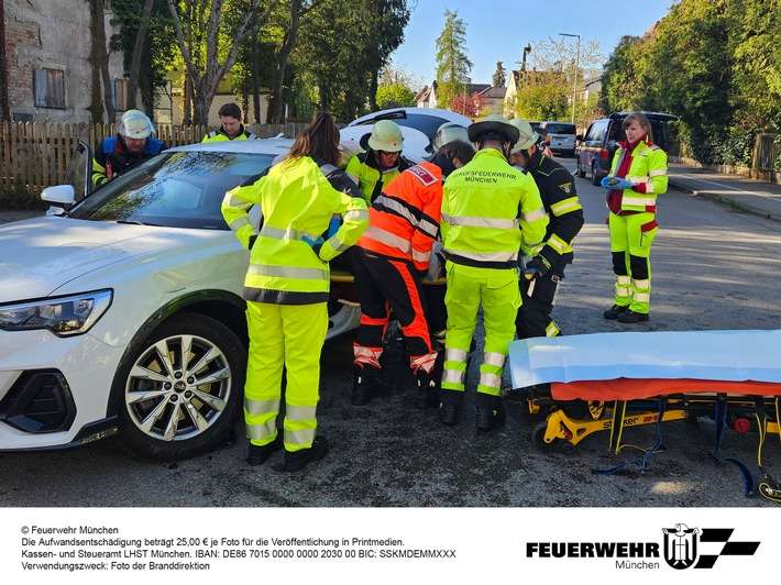 FW-M: Seitenkollision fordert zwei Verletzte (Großhadern)