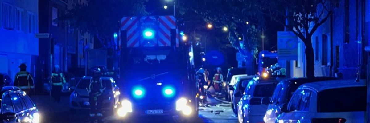 FW Düren: Wohnungsbrand in Birkesdorf in der Nacht - Mehrere Bewohner gerettet