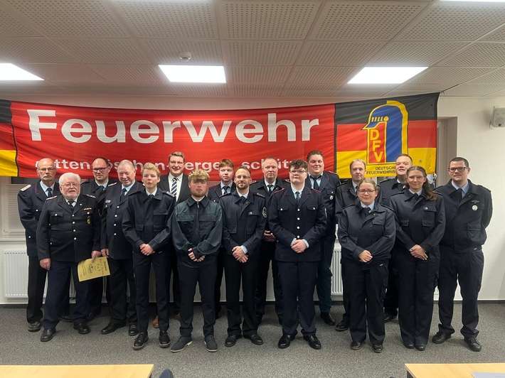 FFW Schiffdorf: Neue Technik und Beförderung - Jahreshauptversammlung Ortsfeuerwehr Schiffdorf