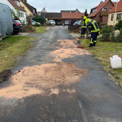FW Flotwedel: Ölspur sorgt für Einsatz am Neujahrstag