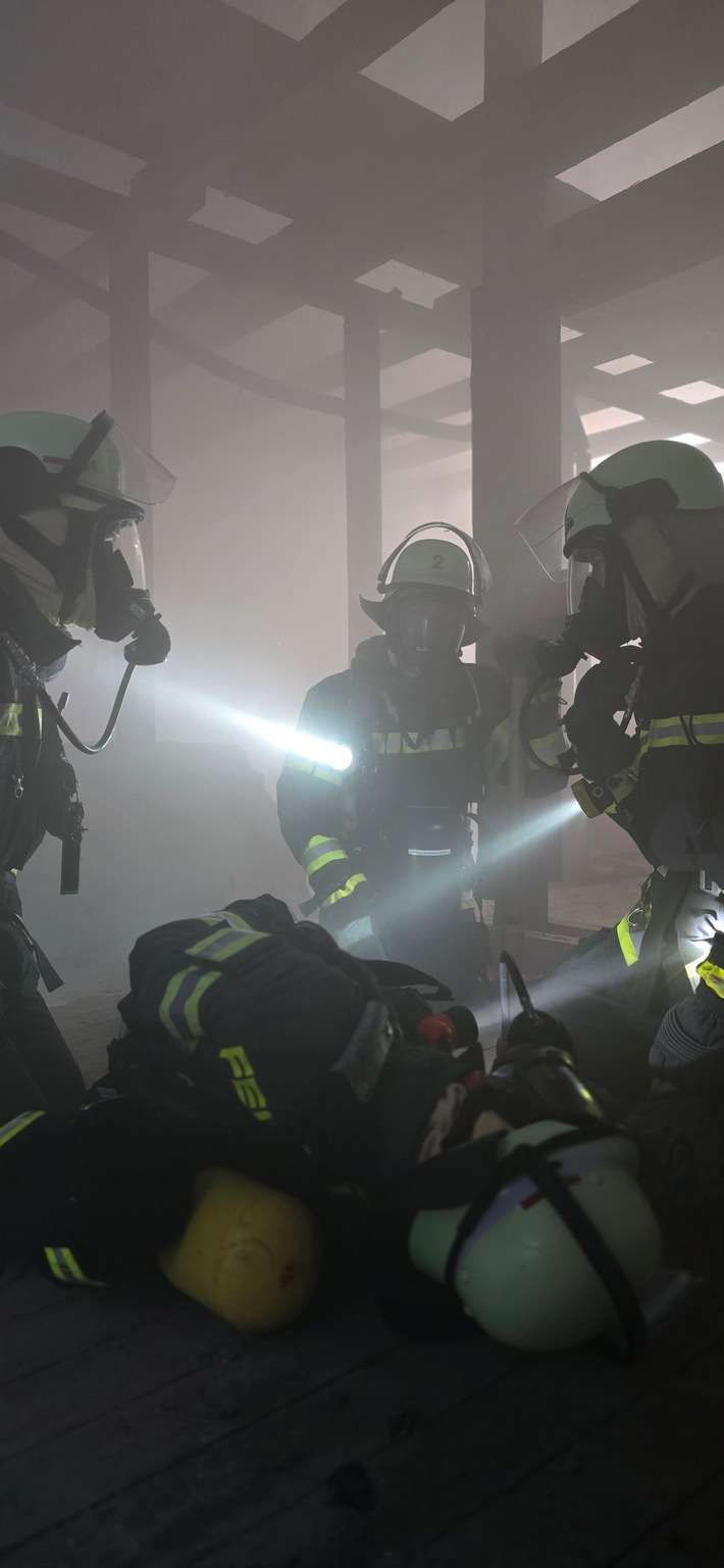 FW-WRN: Feuerwehren Werne und Ascheberg proben den Ernstfall - Gelungene Gemeinschaftsübung an der Gemeindegrenze