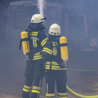 FW-KLE: Jahresübung der Freiwilligen Feuerwehr Bedburg-Hau: Wenn das Löschwasser nicht vor der Haustür liegt