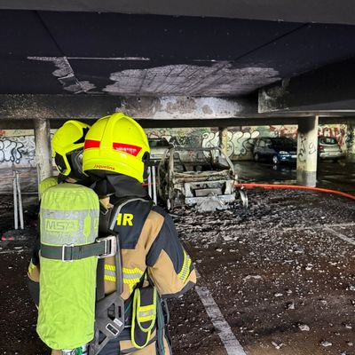FW-PI: Brand in Tiefgarage am Wedeler Bahnhof - Großalarm am Samstagvormittag