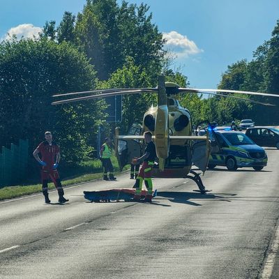 FW-EN: Datum: 01.05.2025/ Uhrzeit: 16:24 Uhr/ Dauer: ca. 80 Minuten/ Einsatzstelle: Dahlerbrücker Str. Ecke Loher Str./ Einheiten: LÖschzug Breckerfeld/ Polizei/ RTW/ NEF / RTH/