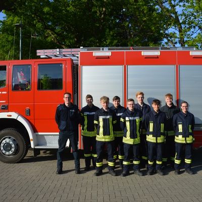 FW-AUR: 18 neue Einsatzkräfte für Auricher Feuerwehren