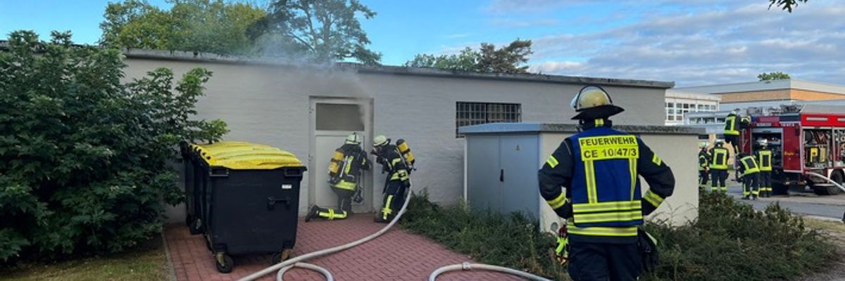 FW Celle: Feuer in einer Abstellraum