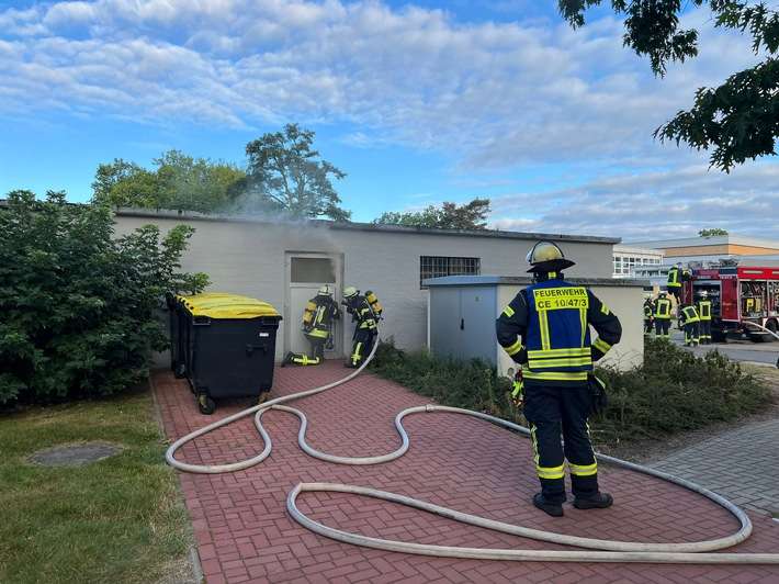 FW Celle: Feuer in einer Abstellraum