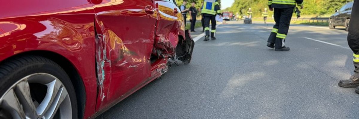 FW-WRN: Verkehrsunfall auf der Nordlippestraße