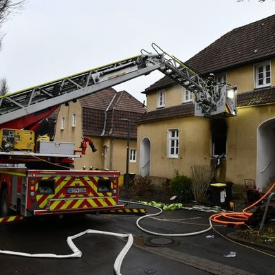 FW-DO: Frau verstirbt bei Zimmerbrand in Dortmund-Derne