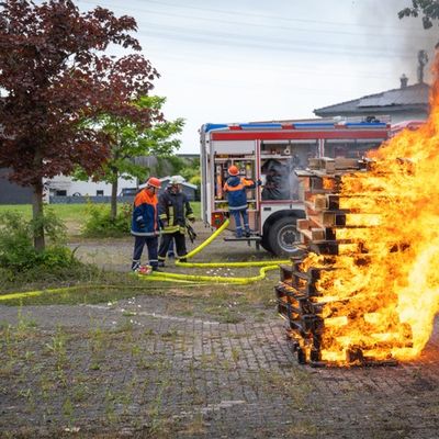 FW-AR: Berufsfeuerwehrtag der Jugendfeuerwehr Bruchhausen-Niedereimer - 24 Stunden im Einsatz