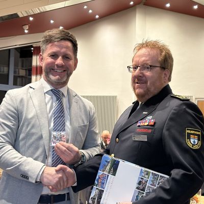 FW Beverungen: Feierstunde der Feuerwehr Beverungen / Rückblick, Ausblick und verdiente Ehrungen