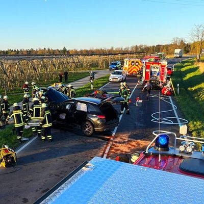 KFV Bodenseekreis: Zwei Verletzte nach Frontalzusammenstoß auf B33 bei Markdorf