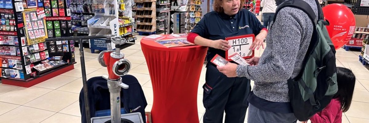 FW Weinheim: Weinheimer Feuerwehr feiert erfolgreichen Kick-off ihres ersten Sammelalbums