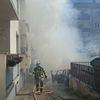 FW Stuttgart: PKW-Brand droht auf Gebäude überzugreifen