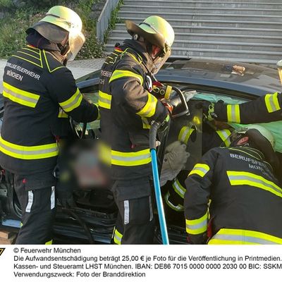 FW-M: Technische Rettung nach Verkehrsunfall (Pasing)
