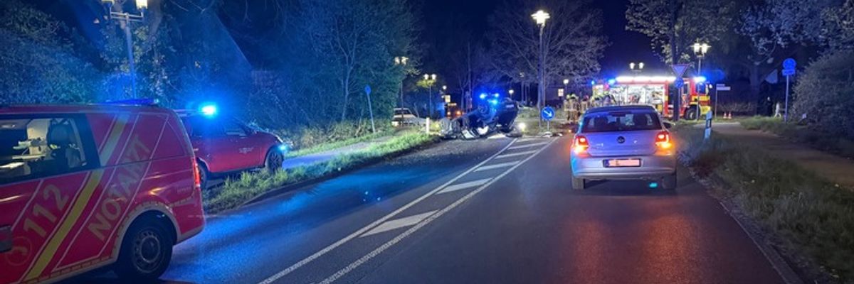 FW Ratingen: Verkehrsunfall, eine schwerverletzte Person