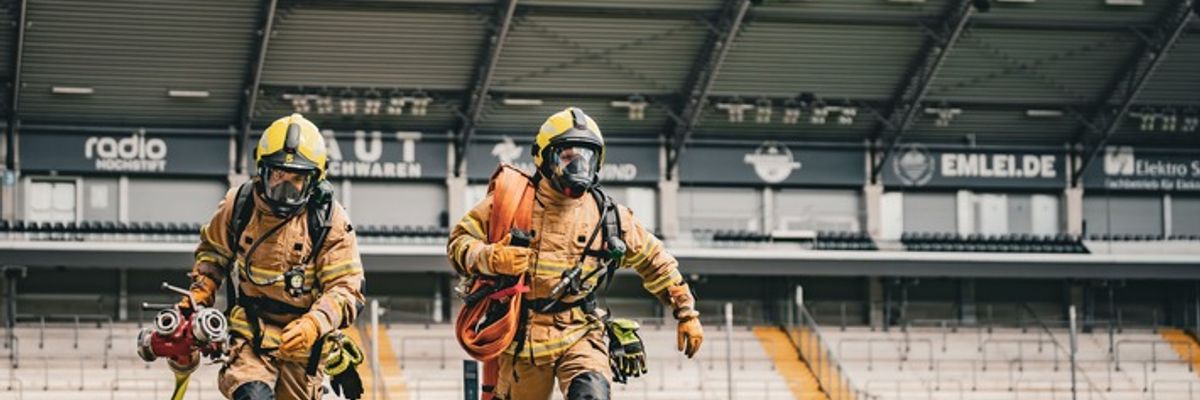 FW-PB: 400 Feuerwehrleute gehen beim Leistungsnachweis an der Home Deluxe-Arena an den Start