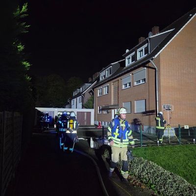 FW Datteln: Wohnungsbrand am Neuer Weg - Eine Person verletzt