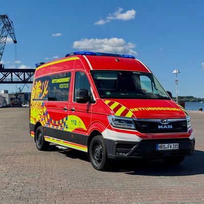 Feuerwehr Rostock: Neues Notarzteinsatzfahrzeug und neue Krankentransportwagen für Rostock