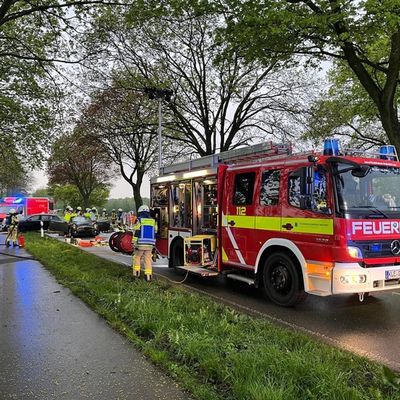 FW Rheurdt: Sturmschaden mit anschließendem Verkehrsunfall