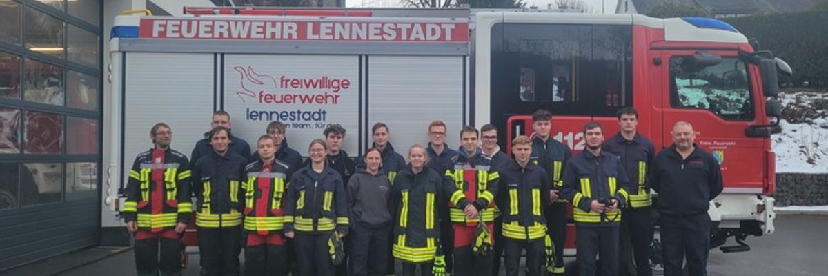 FW-OE: Erfolgreicher Sprechfunkerlehrgang bei der Feuerwehr Lennestadt