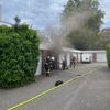 FW Dinslaken: Feuer in einer Garagenanlage