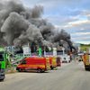 FW Dresden: Großbrand in einem Recyclingbetrieb - Warnung der Bevölkerung erforderlich