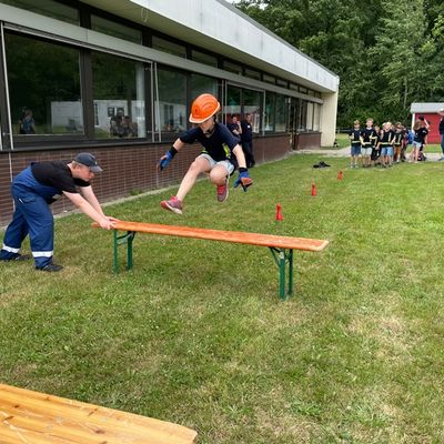 FW Lehrte: 134 Kinder treffen sich zur Kinderfeuerwehr-Olympiade in Hämelerwald