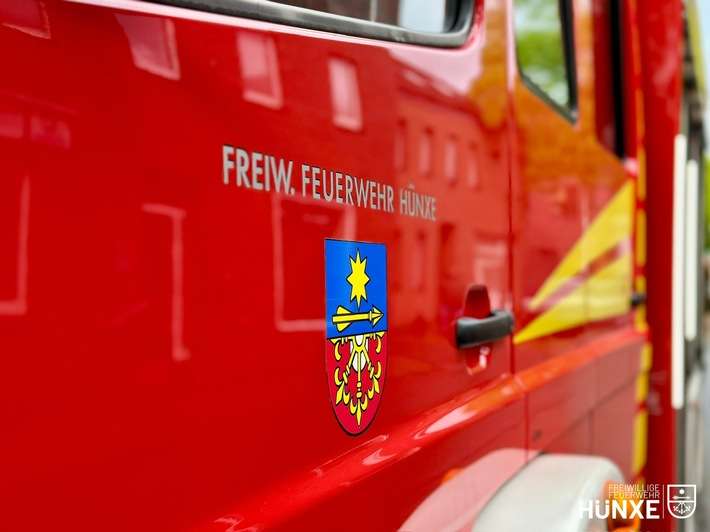 FW Hünxe: Zwei Feuerwehreinsätze am Osterwochenende