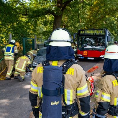FW-KLE: Großübung in Kleve: Rettungskräfte trainieren Busunfall mit 26 Betroffenen