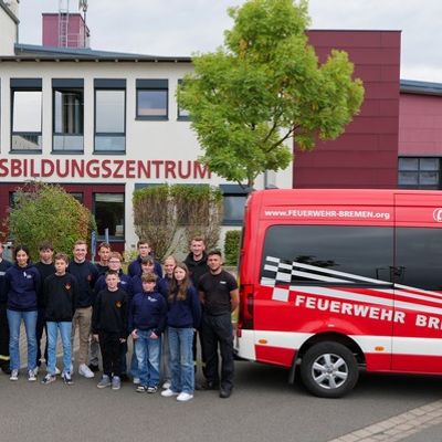 FW-DO: Fahrzeugbrand auf der B236 - Ersthelfer aus Bremen verhindern Schlimmeres