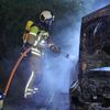 FW Dresden: PKW-Brand in der Nacht - eine verletzte Person