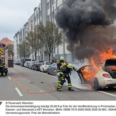 FW-M: Taxi raucht ab (Obergiesing)
