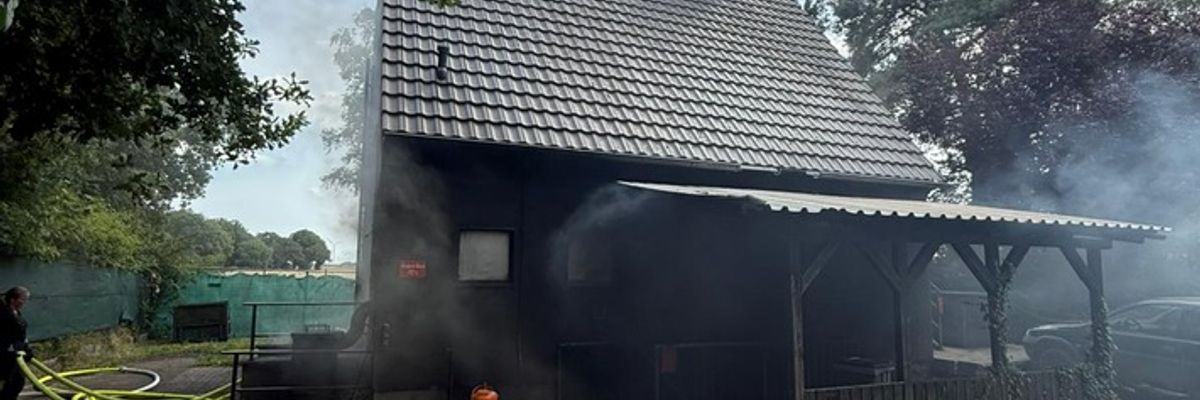 FW-WRN: Realbrandausbildung zum Thema "Elektrische Gefahren an der Einsatzstelle"