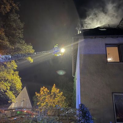 FW-DT: Feuer 3 Zimmerbrand im Mehrfamilienhaus