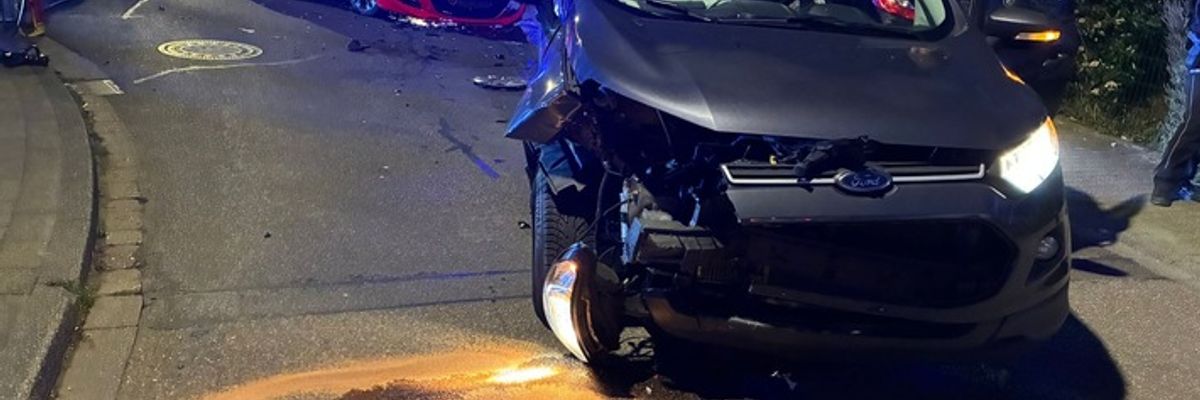 FW-KLE: Verkehrsunfall im Kreuzungsbereich Kirchstraße / Koppelstraße