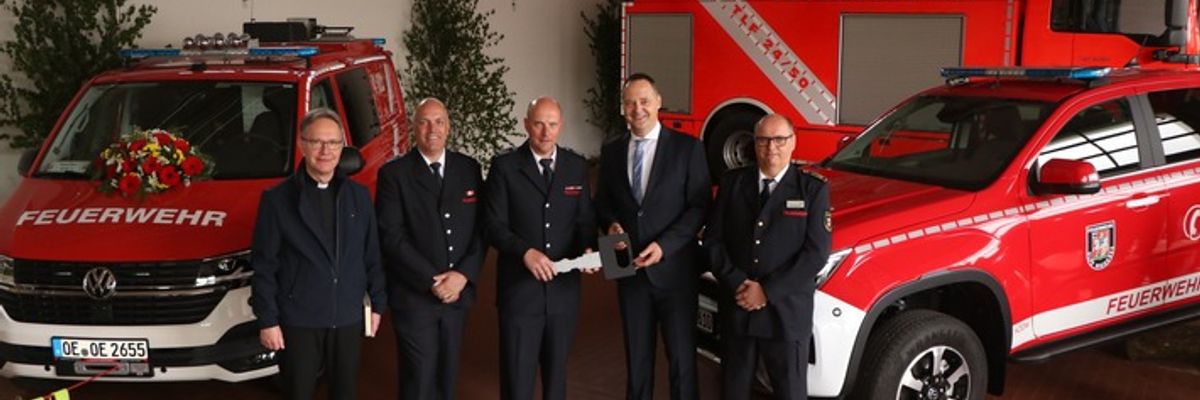 FW-OE: Feierlicher Floriansgottesdienst mit Fahrzeugübergabe