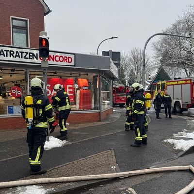 FW-AUR: Feuer in Wohnung rasch bekämpft